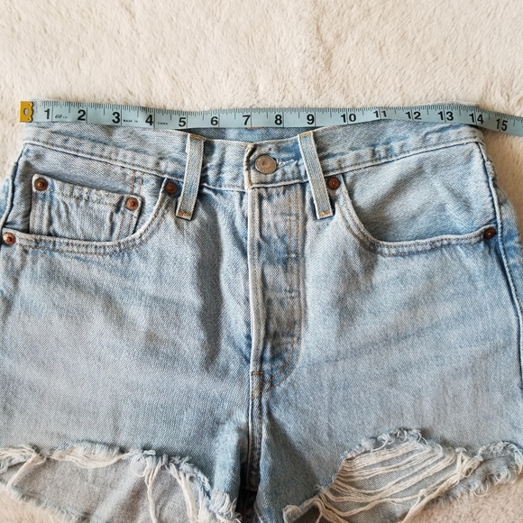 LEVI'S 501 Original Fit High Rise Shorts Size 26 - Luxor Heat Light Wash - Picture 9 of 11